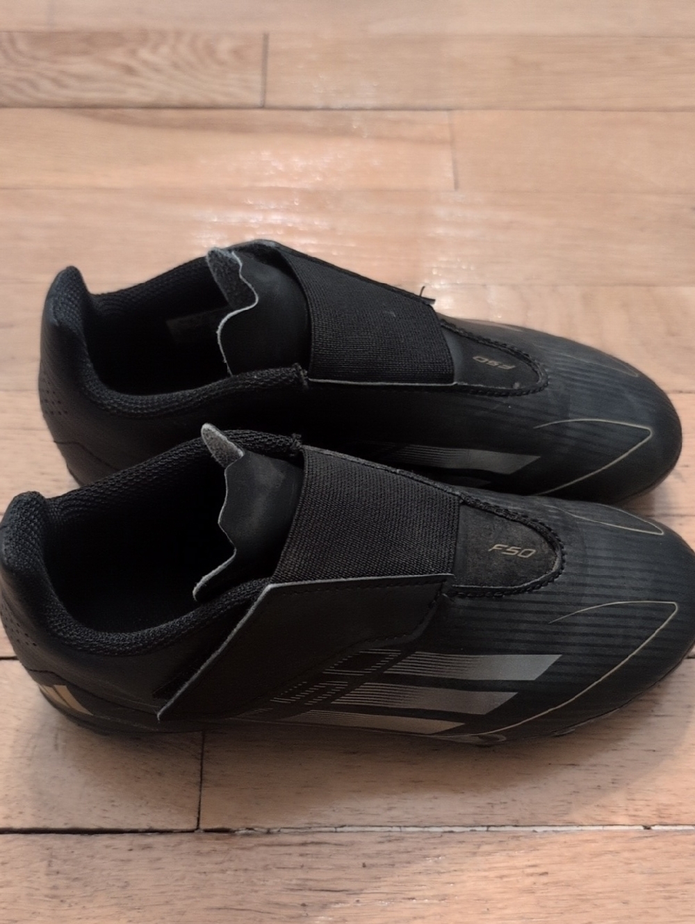 Adidas Kids Laceless Velcro Soccer Cleats - Size 1.5
